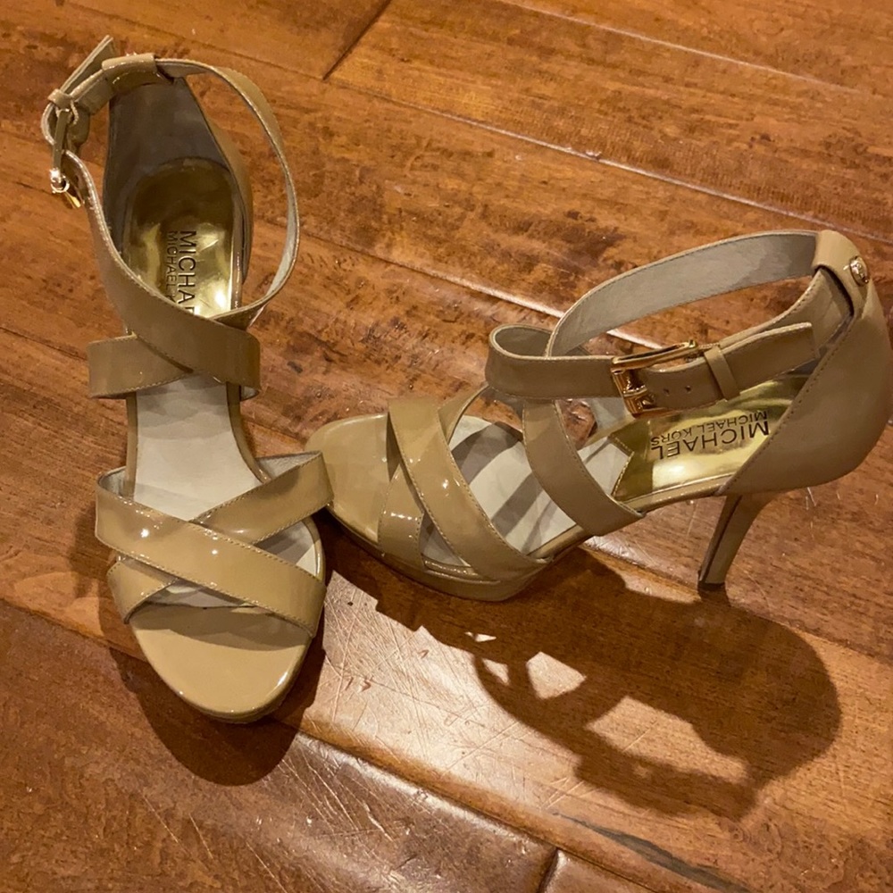 Michael kors nude heels